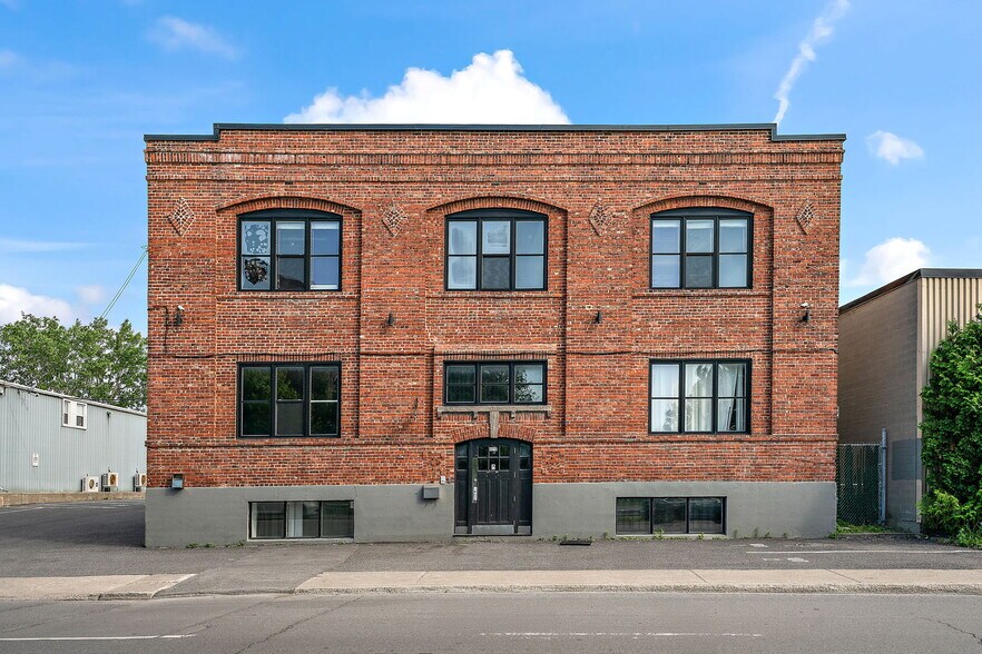5010 Rue Saint-Patrick, Montréal, QC à louer - Photo de l’immeuble – Image 2 sur 14