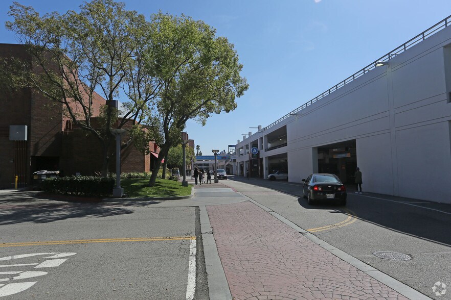 1106-2195 Glendale Galleria, Glendale, CA à louer - Photo de l’immeuble – Image 2 sur 27
