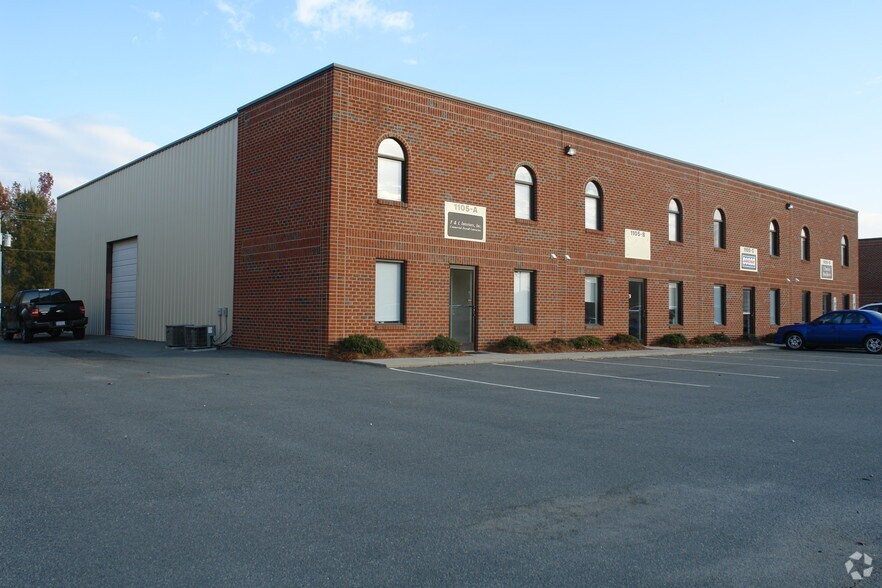 1105 Technology Dr, Indian Trail, NC à louer - Photo principale – Image 1 sur 3