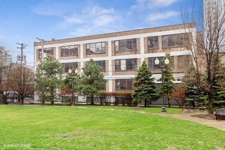 Plus de détails pour 314 W Institute Pl, Chicago, IL - Bureau/Local commercial à louer