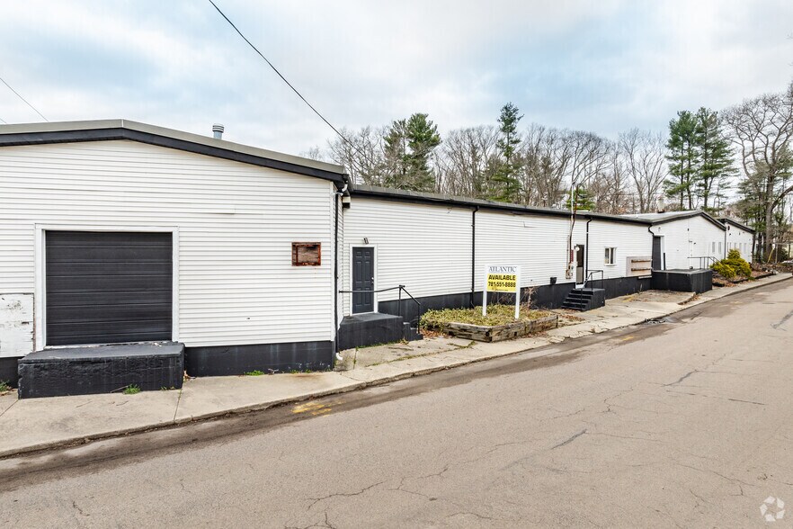 131 Fisher St, Franklin, MA à louer - Photo de l’immeuble – Image 3 sur 6