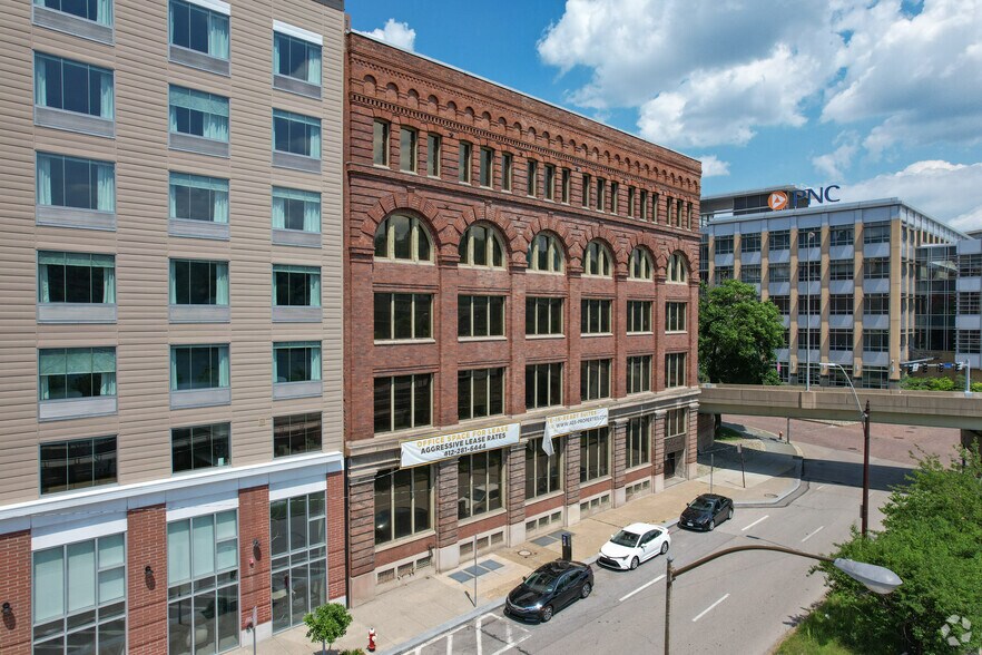 445 Fort Pitt Blvd, Pittsburgh, PA à louer - Photo de l’immeuble – Image 1 sur 11