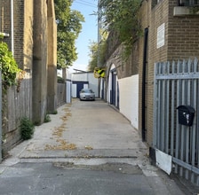 338-349 Thorpe Rd, Londres à louer Photo de l’immeuble– Image 2 sur 3