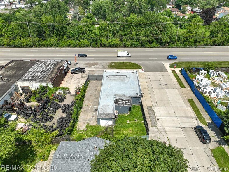 26105 Van Born Rd, Taylor, MI à vendre - Photo de l’immeuble – Image 2 sur 6