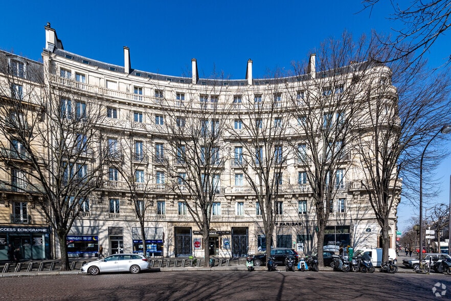 7-9 Place Des Ternes, Paris à louer - Photo de l’immeuble – Image 2 sur 5