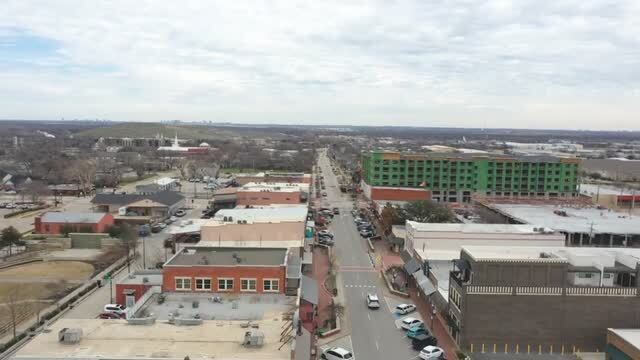 150 W Main St, Lewisville, TX à louer - Vidéo sur l’annonce professionnelle – Image 2 sur 60