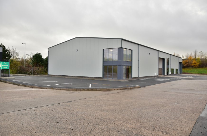 1 Sloefield Dr, Carrickfergus à louer - Photo principale – Image 1 sur 3