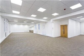 13 Bond Ct, Leeds à louer Photo intérieure– Image 1 sur 2