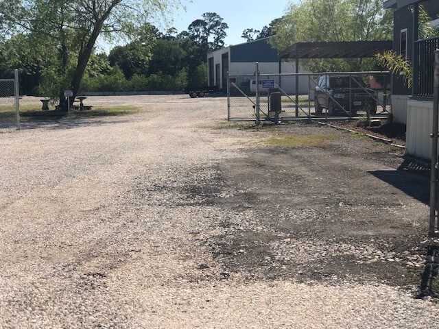 10219 Pineland Rd, Houston, TX à louer - Photo de l’immeuble – Image 3 sur 15