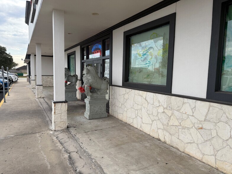 4303 N Navarro St, Victoria, TX à louer - Photo de l’immeuble – Image 2 sur 10