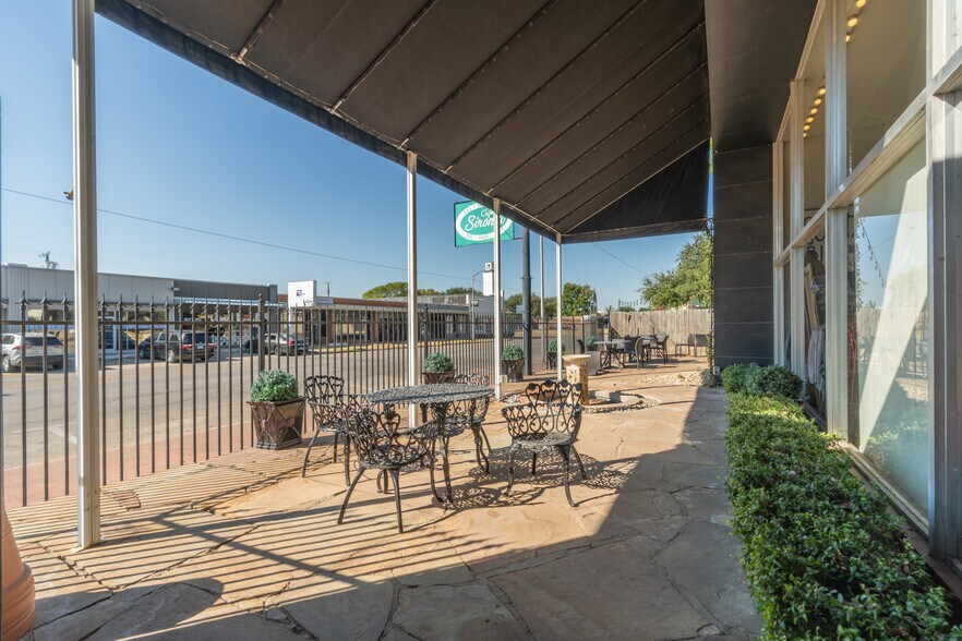 1509 Austin Ave, Waco, TX à louer - Photo de l’immeuble – Image 2 sur 5