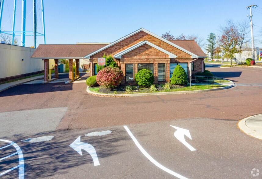 2186 E High St, Pottstown, PA à vendre - Photo de l’immeuble – Image 2 sur 15