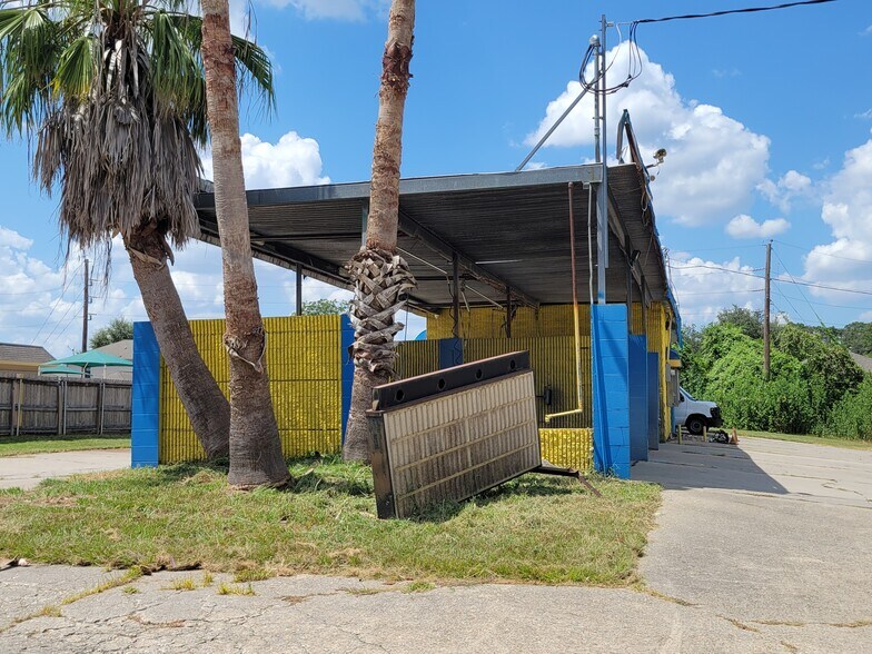 5031 Treaschwig Rd, Spring, TX à vendre - Photo de l’immeuble – Image 1 sur 9