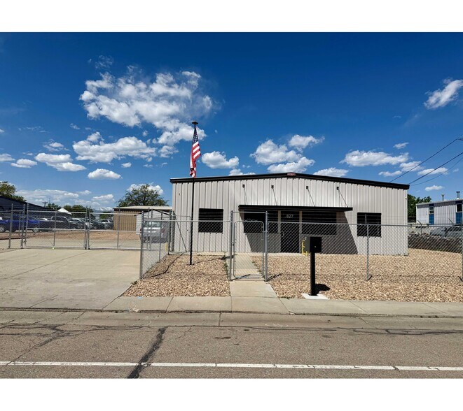 827 S Bowen St, Longmont, CO à louer - Photo de l’immeuble – Image 2 sur 8