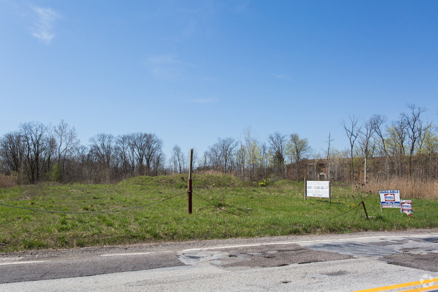 11925 Royalton Rd, North Royalton, OH à louer - Photo principale – Image 1 sur 9