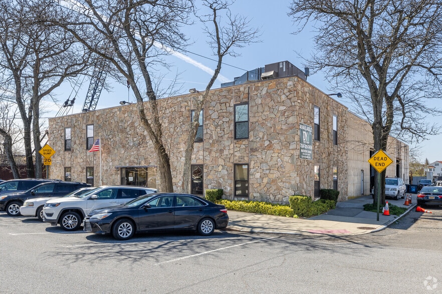 2300 E 69th St, Brooklyn, NY à louer - Photo principale – Image 1 sur 14