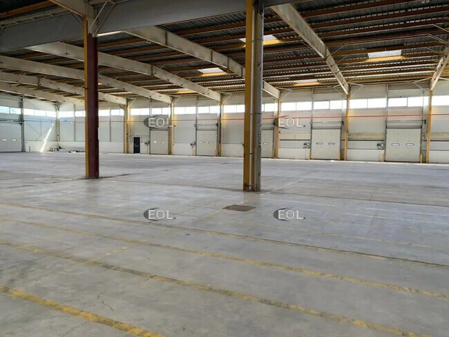 Plus de détails pour Industriel/Logistique à louer