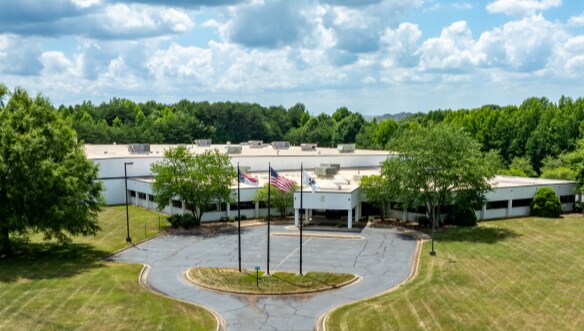 725 Reese Dr SW, Conover, NC à louer - Photo de l’immeuble – Image 2 sur 11