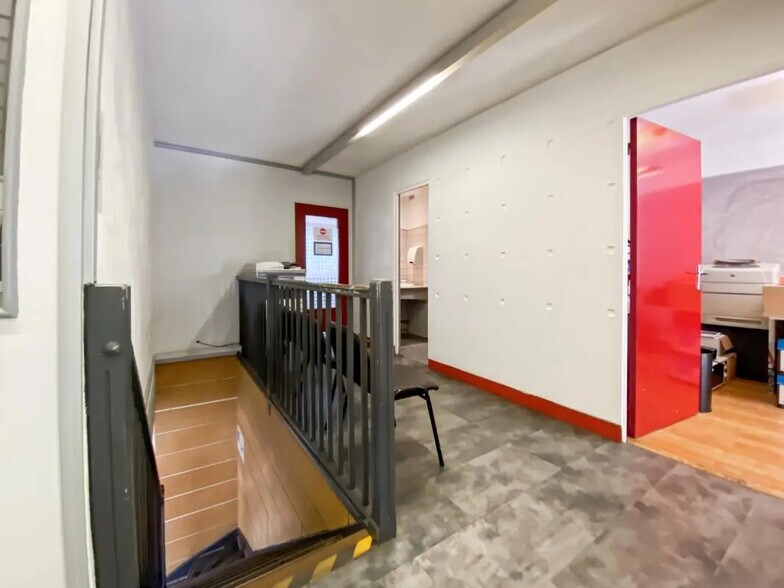 Local commercial dans Paris à louer - Photo de l’immeuble – Image 2 sur 9