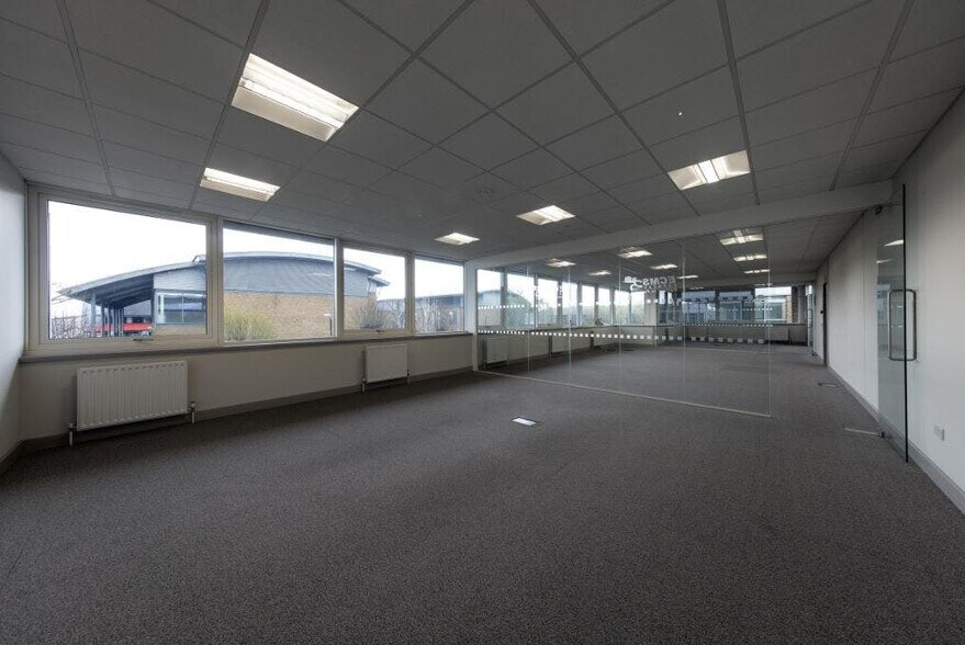 240-241 Gresham Rd, Slough à louer - Photo de l’immeuble – Image 3 sur 13
