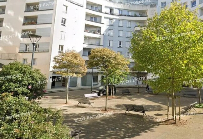 Plus de détails pour Bureau à vendre