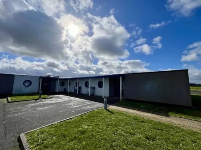 Plus de détails pour 6 Rue 3 Ème Avenue, Meung-sur-Loire - Bureau à vendre