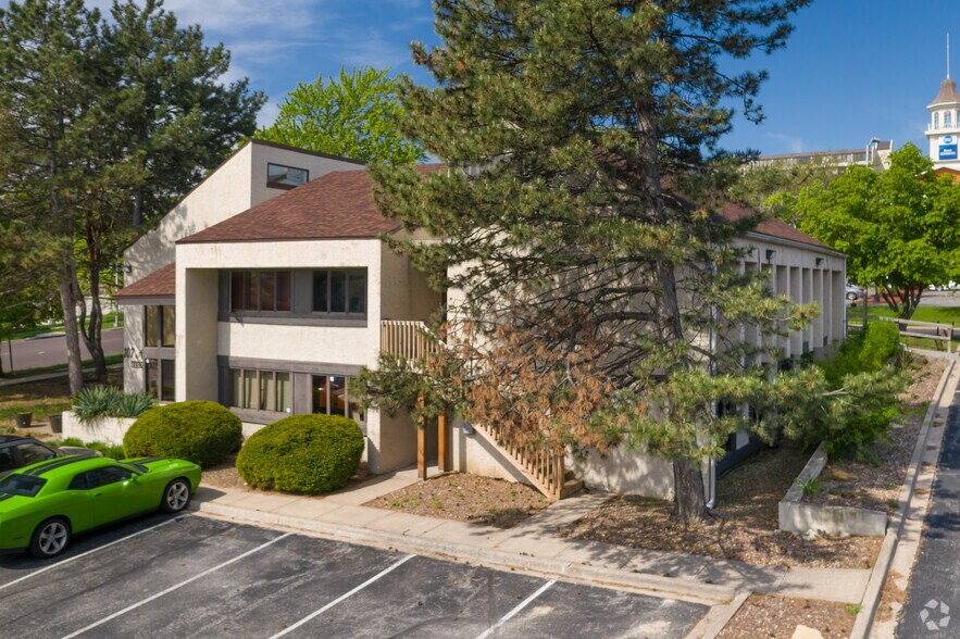 7180 W 107th St, Overland Park, KS à louer - Photo de l’immeuble – Image 3 sur 8