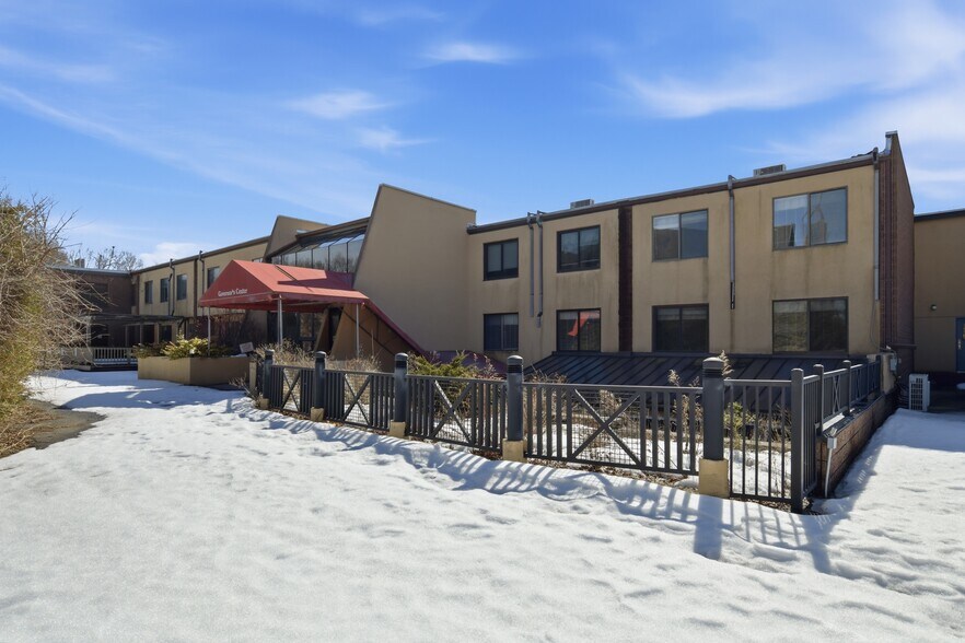 66 Broad St, Westfield, MA à vendre - Photo principale – Image 1 sur 24
