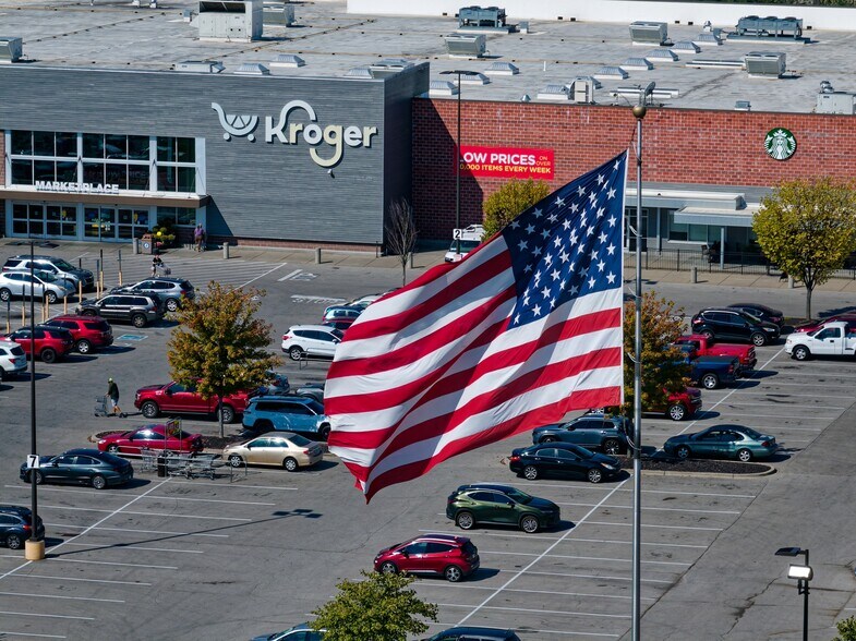 3549 E 10th St, Jeffersonville, IN à louer - Photo de l’immeuble – Image 2 sur 5