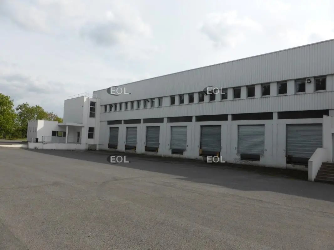 Industriel/Logistique dans Lesquin à louer Photo de l’immeuble– Image 1 sur 3