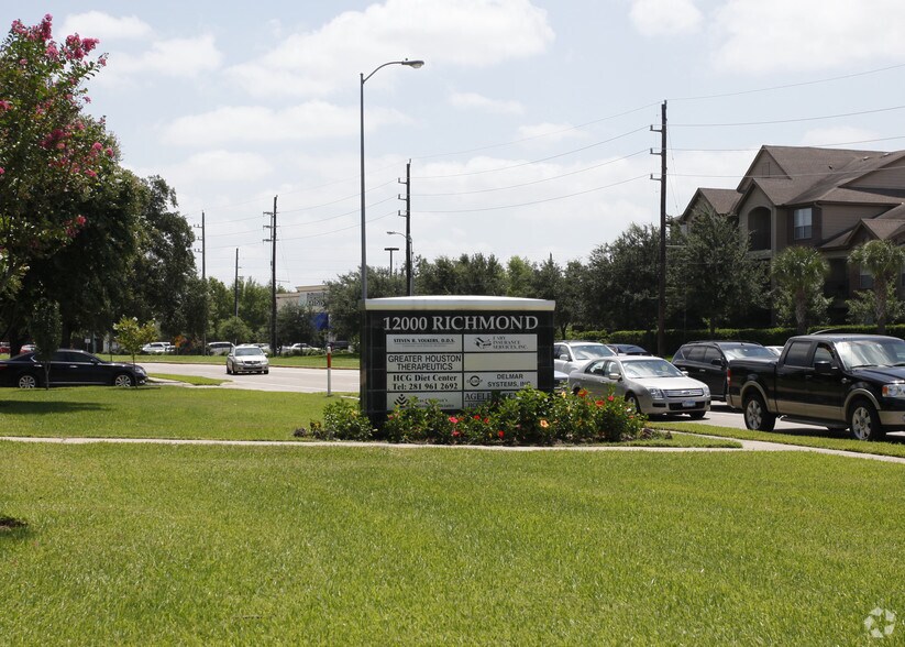12000 Richmond Ave, Houston, TX à louer - Photo de l’immeuble – Image 3 sur 13