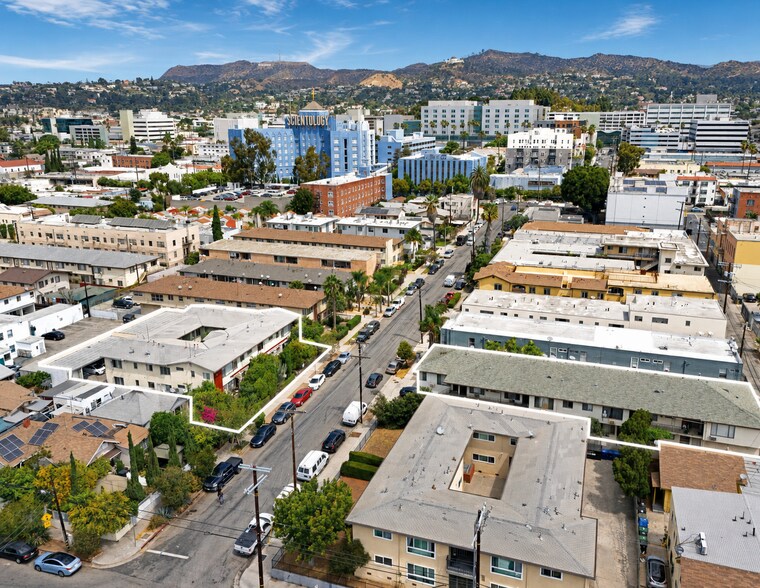 1211 N New Hampshire Ave, Los Angeles, CA à vendre - Photo de l’immeuble – Image 2 sur 11