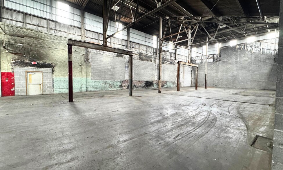 229 Factory St, La Porte, IN à vendre - Photo de l’immeuble – Image 3 sur 13