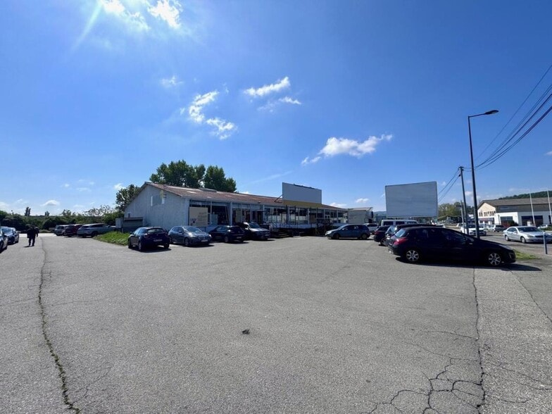 Local commercial dans Grigny à vendre - Photo de l’immeuble – Image 1 sur 7