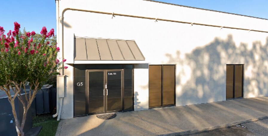 2734 W Kingsley Rd, Garland, TX à louer - Photo de l’immeuble – Image 3 sur 15