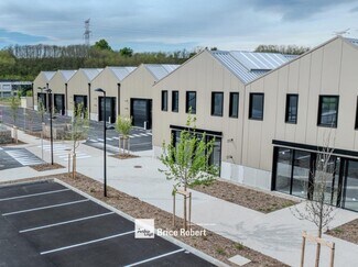 Plus de détails pour Local d’activités à vendre