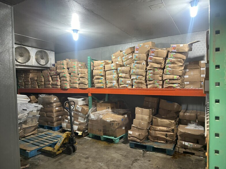 13892 Harbor Blvd, Garden Grove, CA à vendre - Photo intérieure – Image 3 sur 6