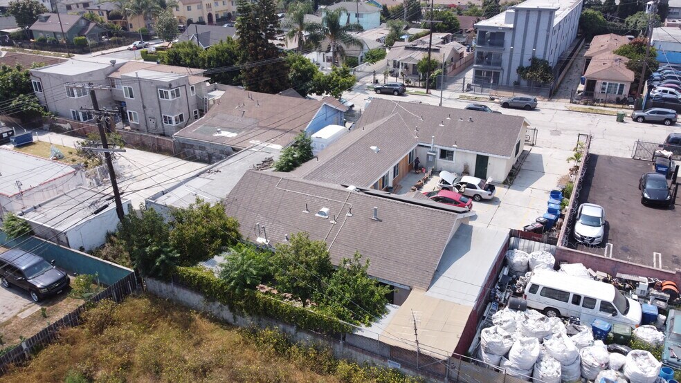 3321 W 63rd St, Los Angeles, CA à vendre - Photo de l’immeuble – Image 2 sur 4