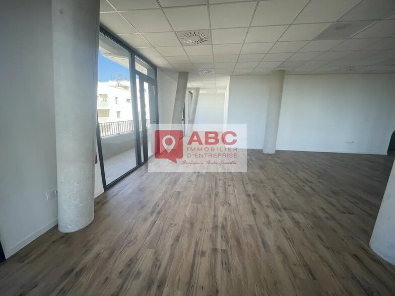 Bureau dans Montpellier à louer - Photo de l’immeuble – Image 2 sur 5