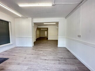 Plus de détails pour 44-44A Leicester Rd, Salford - Local commercial à louer