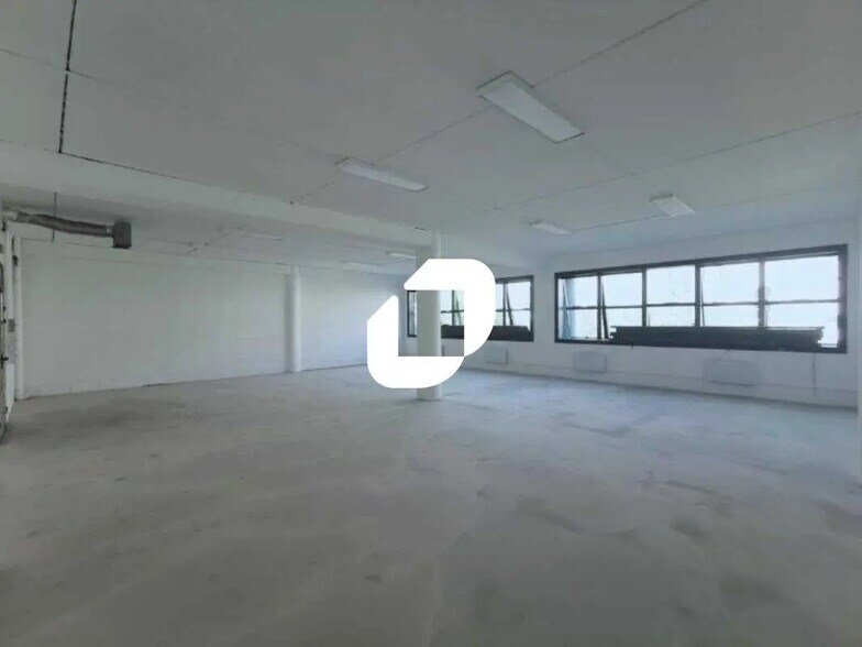 Industriel/Logistique dans Paris à louer - Photo de l’immeuble – Image 2 sur 13