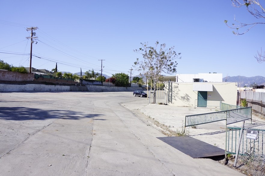 9740 Telfair Ave, Pacoima, CA à louer - Photo de l’immeuble – Image 2 sur 8