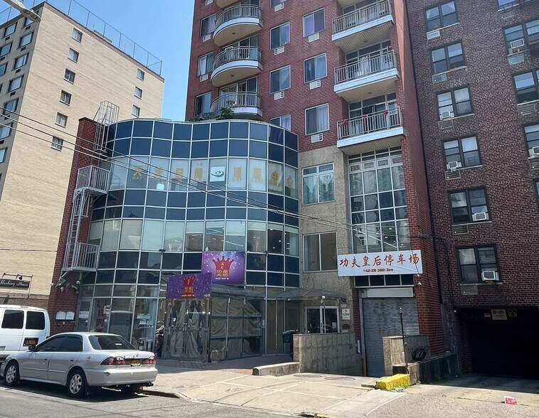 142-28 38th Ave, Flushing, NY à louer - Photo principale – Image 1 sur 16