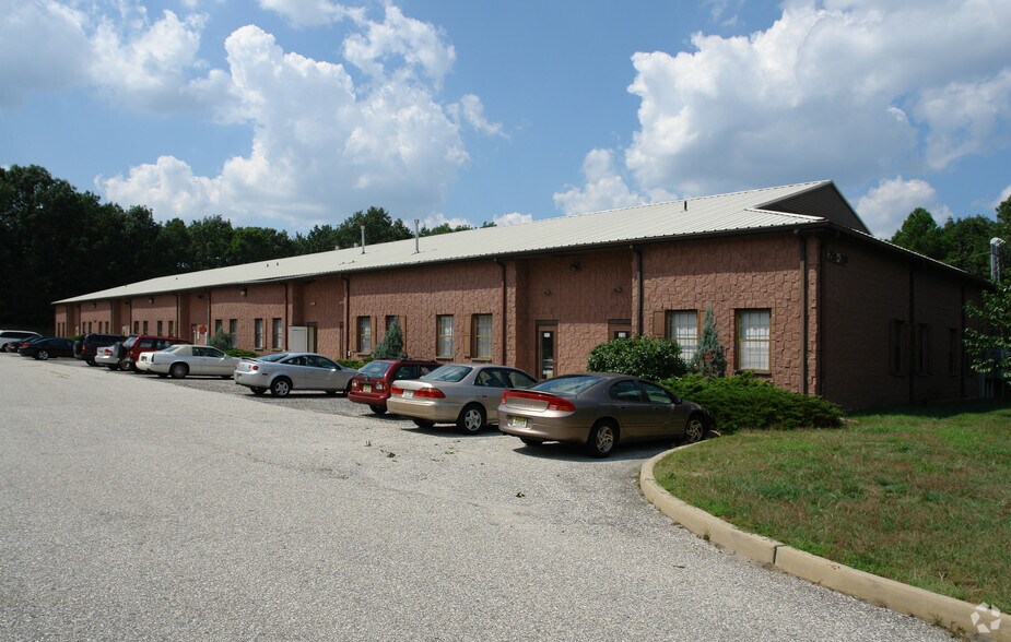 301-321 Pinedge Dr, Berlin, NJ à louer - Photo principale – Image 2 sur 36