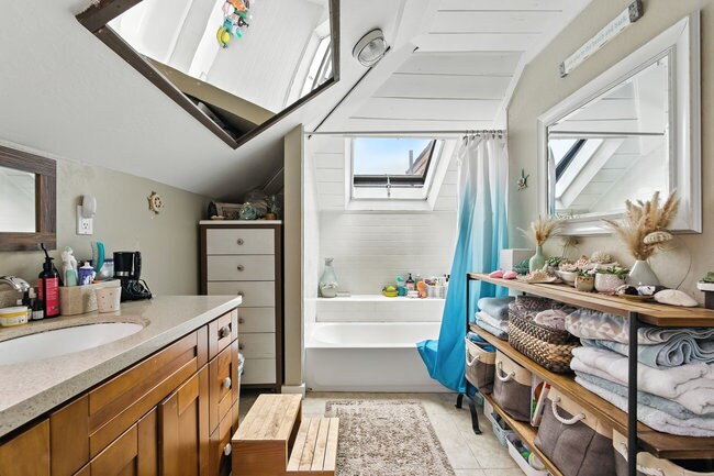 575 Myrtle St, Half Moon Bay, CA à vendre - Photo de l’immeuble – Image 3 sur 60