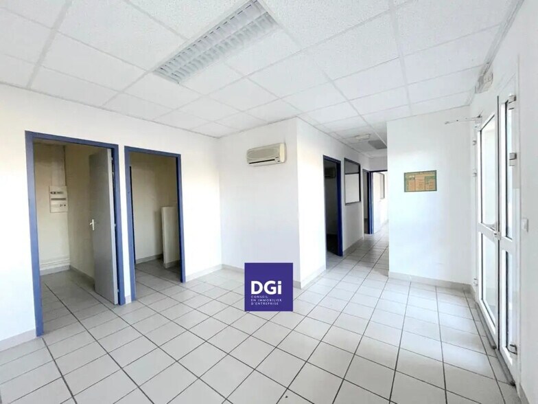Bureau dans Nîmes à louer - Photo de l’immeuble – Image 1 sur 4