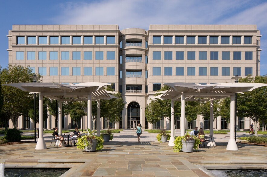 4141 Parklake Ave, Raleigh, NC à louer - Photo principale – Image 1 sur 9