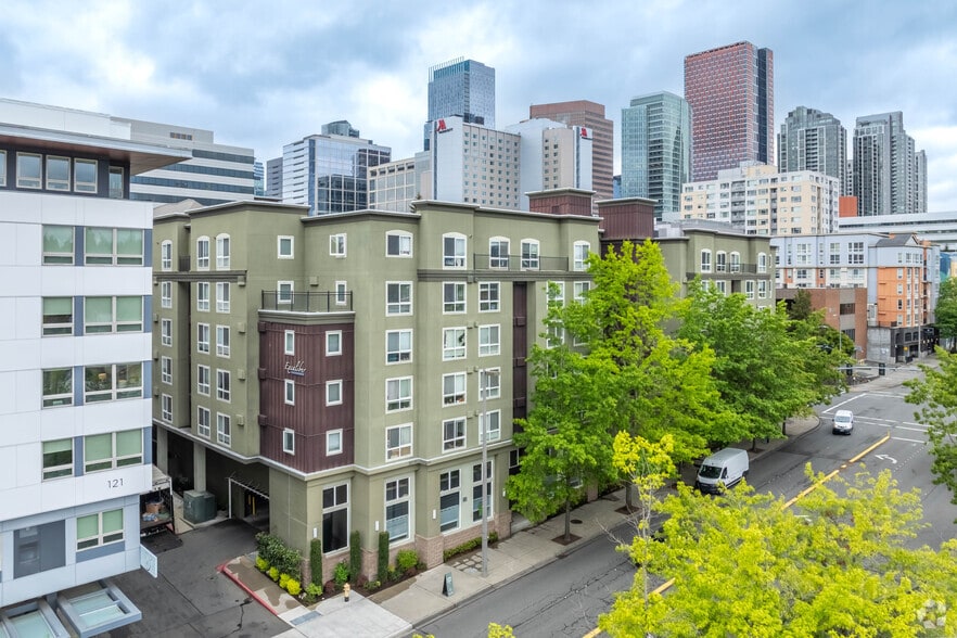 123 NE 112th Ave, Bellevue, WA à louer - Photo principale – Image 1 sur 22