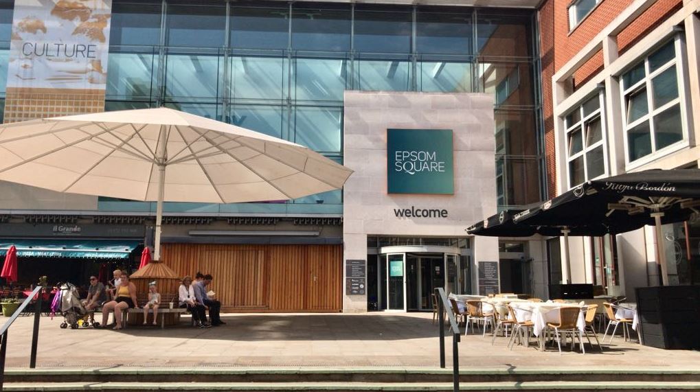 Derby Sq, Epsom à louer Photo principale– Image 1 sur 17