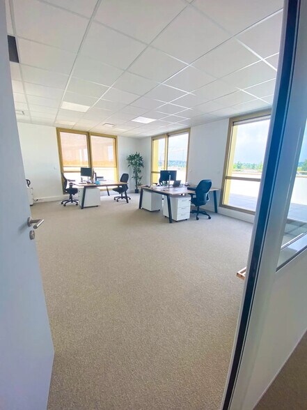 16 Chemin Du Tronchon, Dardilly à louer - Photo de l’immeuble – Image 2 sur 32